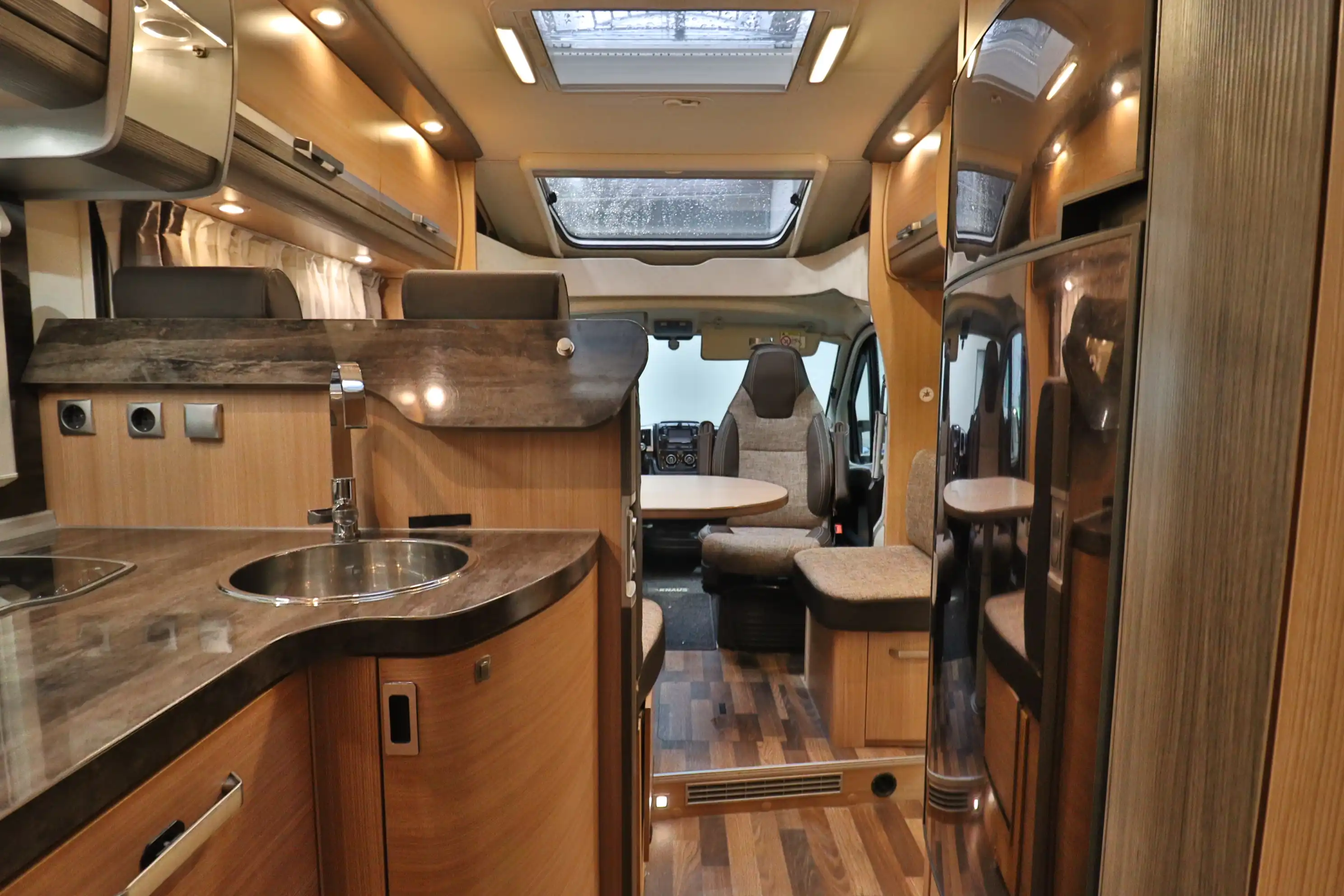 KNAUS Sky TI 700 MX Silver Selection
